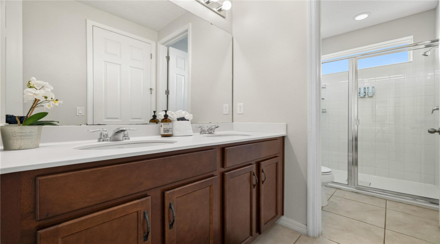 KISSIMMEE, Florida 34747, 9 Bedrooms Bedrooms, ,6 BathroomsBathrooms,Residential,For Sale,CARIBBEAN VIEW,0,MFRO6374182