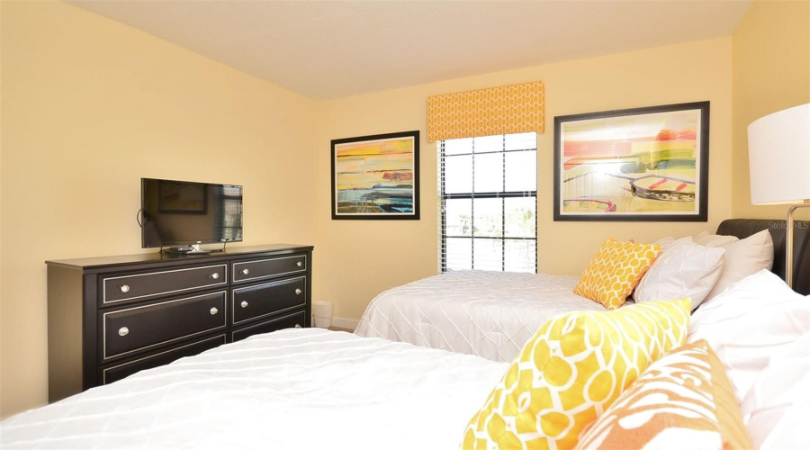 DAVENPORT, Florida 33896, 8 Bedrooms Bedrooms, ,5 BathroomsBathrooms,Residential,For Sale,ROLLING FAIRWAY,0,MFRO6374280