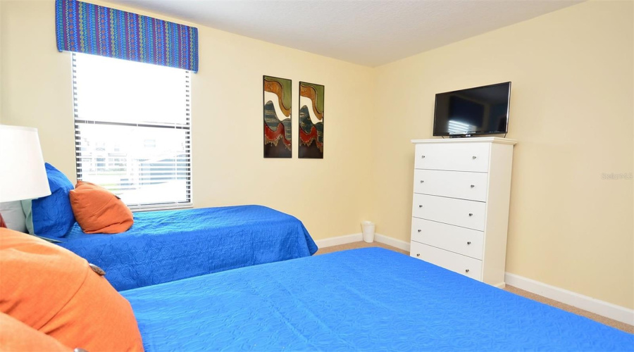 DAVENPORT, Florida 33896, 8 Bedrooms Bedrooms, ,5 BathroomsBathrooms,Residential,For Sale,ROLLING FAIRWAY,0,MFRO6374280