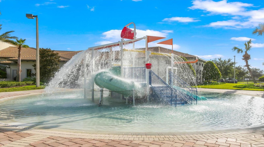 DAVENPORT, Florida 33896, 8 Bedrooms Bedrooms, ,5 BathroomsBathrooms,Residential,For Sale,ROLLING FAIRWAY,0,MFRO6374280