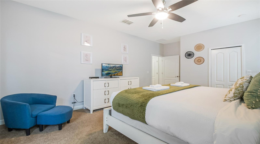 DAVENPORT, Florida 33896, 8 Bedrooms Bedrooms, ,5 BathroomsBathrooms,Residential,For Sale,THUNDERBIRD,0,MFRS5141797