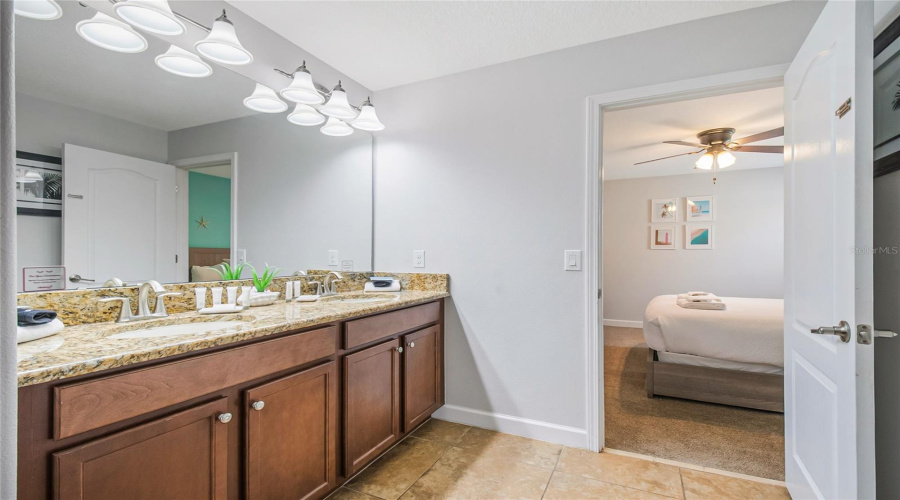 DAVENPORT, Florida 33896, 8 Bedrooms Bedrooms, ,5 BathroomsBathrooms,Residential,For Sale,THUNDERBIRD,0,MFRS5141797