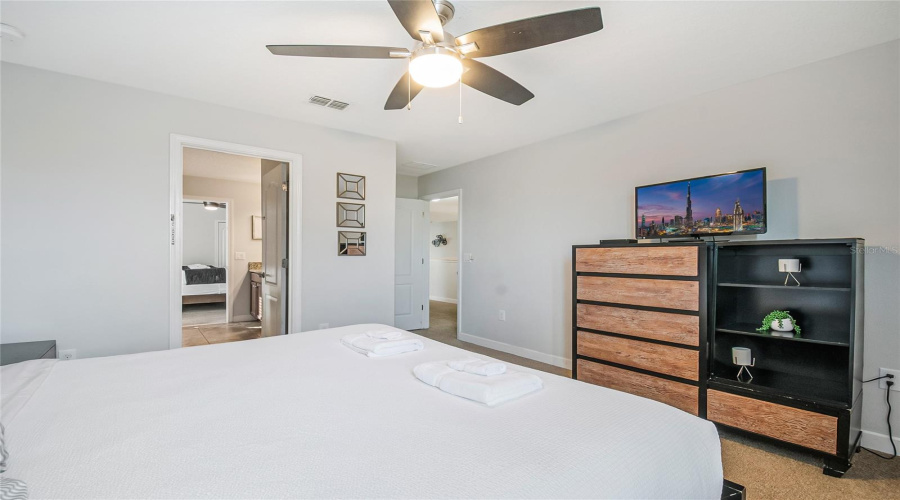 DAVENPORT, Florida 33896, 8 Bedrooms Bedrooms, ,5 BathroomsBathrooms,Residential,For Sale,THUNDERBIRD,0,MFRS5141797