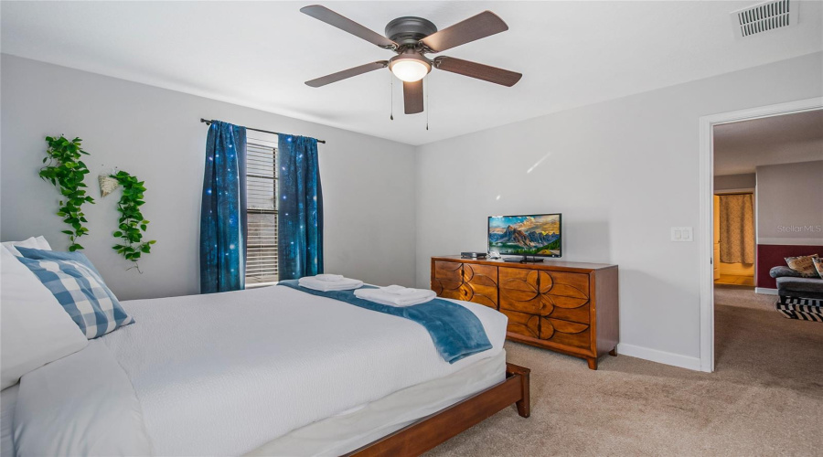 DAVENPORT, Florida 33896, 8 Bedrooms Bedrooms, ,5 BathroomsBathrooms,Residential,For Sale,THUNDERBIRD,0,MFRS5141797