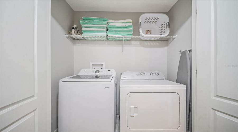 DAVENPORT, Florida 33896, 8 Bedrooms Bedrooms, ,5 BathroomsBathrooms,Residential,For Sale,THUNDERBIRD,0,MFRS5141797