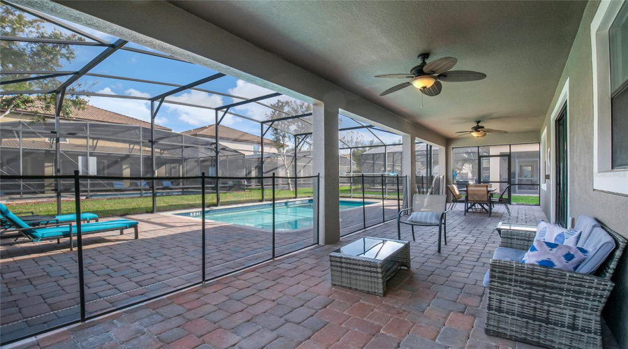 DAVENPORT, Florida 33896, 8 Bedrooms Bedrooms, ,5 BathroomsBathrooms,Residential,For Sale,THUNDERBIRD,0,MFRS5141797