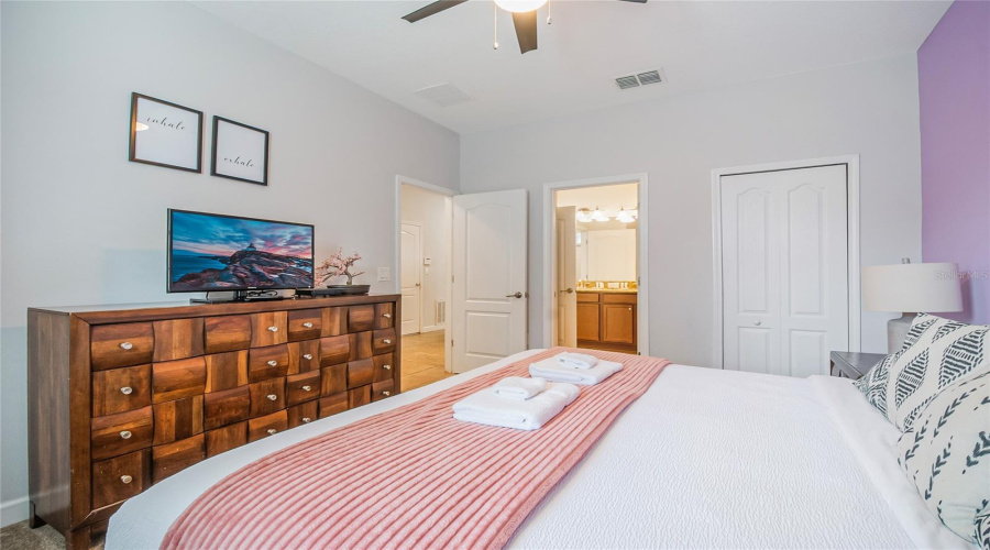 DAVENPORT, Florida 33896, 8 Bedrooms Bedrooms, ,5 BathroomsBathrooms,Residential,For Sale,THUNDERBIRD,0,MFRS5141797