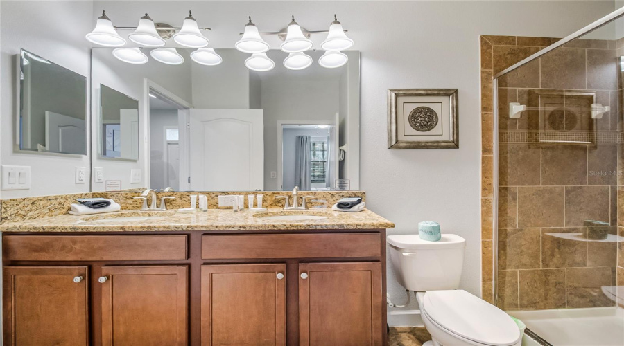 DAVENPORT, Florida 33896, 8 Bedrooms Bedrooms, ,5 BathroomsBathrooms,Residential,For Sale,THUNDERBIRD,0,MFRS5141797