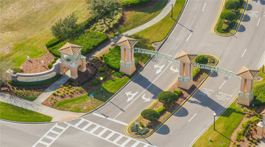 DAVENPORT, Florida 33896, 8 Bedrooms Bedrooms, ,5 BathroomsBathrooms,Residential,For Sale,THUNDERBIRD,0,MFRS5141797