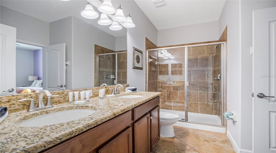 DAVENPORT, Florida 33896, 8 Bedrooms Bedrooms, ,5 BathroomsBathrooms,Residential,For Sale,THUNDERBIRD,0,MFRS5141797