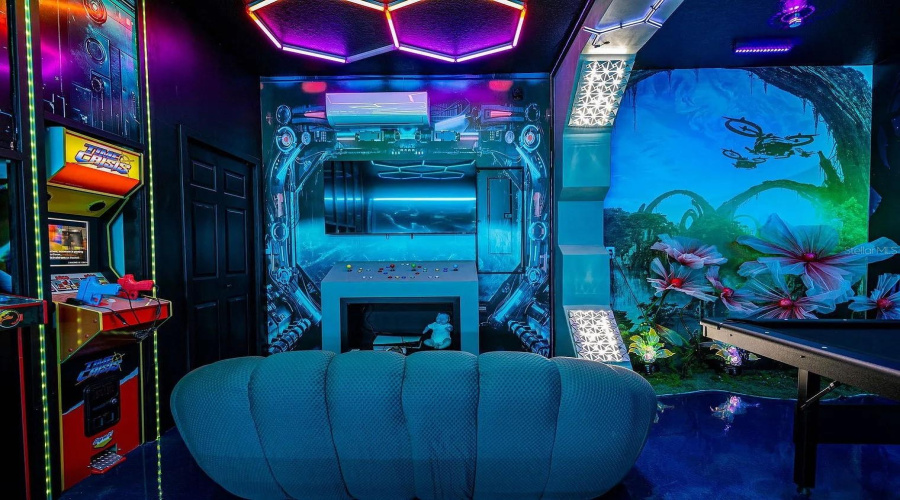 KISSIMMEE, Florida 34747, 9 Bedrooms Bedrooms, ,6 BathroomsBathrooms,Residential,For Sale,SALTY WINDS,0,MFRO6374358