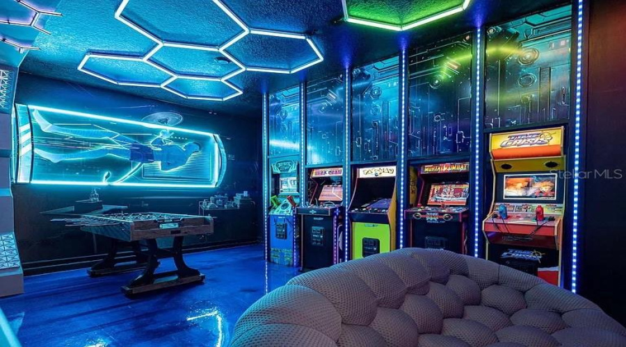 KISSIMMEE, Florida 34747, 9 Bedrooms Bedrooms, ,6 BathroomsBathrooms,Residential,For Sale,SALTY WINDS,0,MFRO6374358