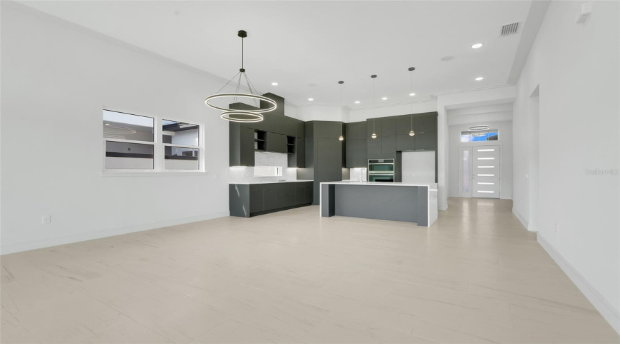 DAVENPORT, Florida 33837, 4 Bedrooms Bedrooms, ,3 BathroomsBathrooms,Residential,For Sale,KENSINGTON,0,MFRO6373366