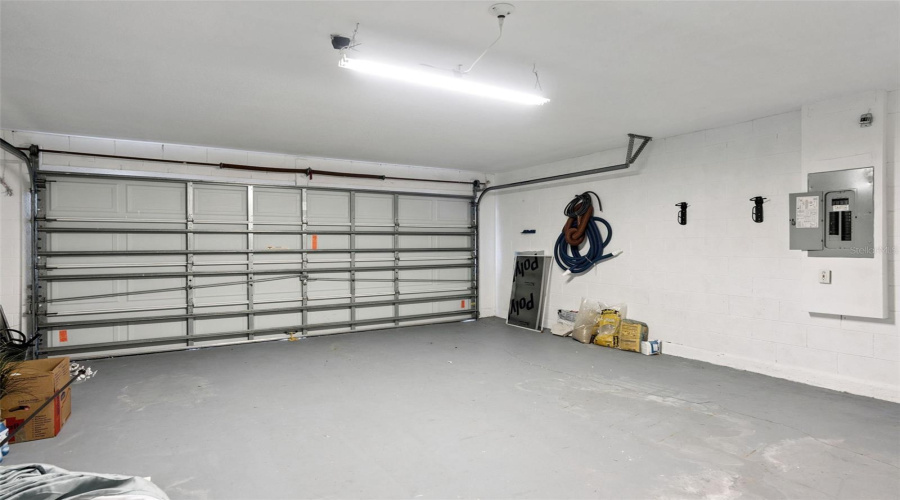 2-Car Garage