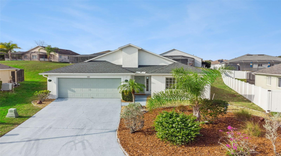 DAVENPORT, Florida 33897, 4 Bedrooms Bedrooms, ,2 BathroomsBathrooms,Residential,For Sale,HILLCREST,0,MFRO6373064