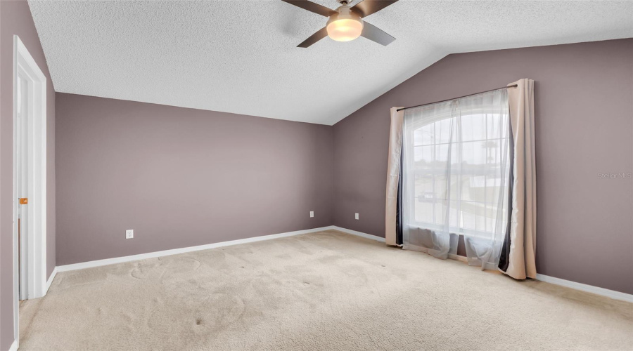 DAVENPORT, Florida 33837, 6 Bedrooms Bedrooms, ,4 BathroomsBathrooms,Residential,For Sale,BLOOMINGDALE,0,MFRG5106816