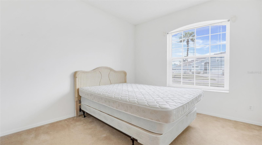 DAVENPORT, Florida 33837, 6 Bedrooms Bedrooms, ,4 BathroomsBathrooms,Residential,For Sale,BLOOMINGDALE,0,MFRG5106816