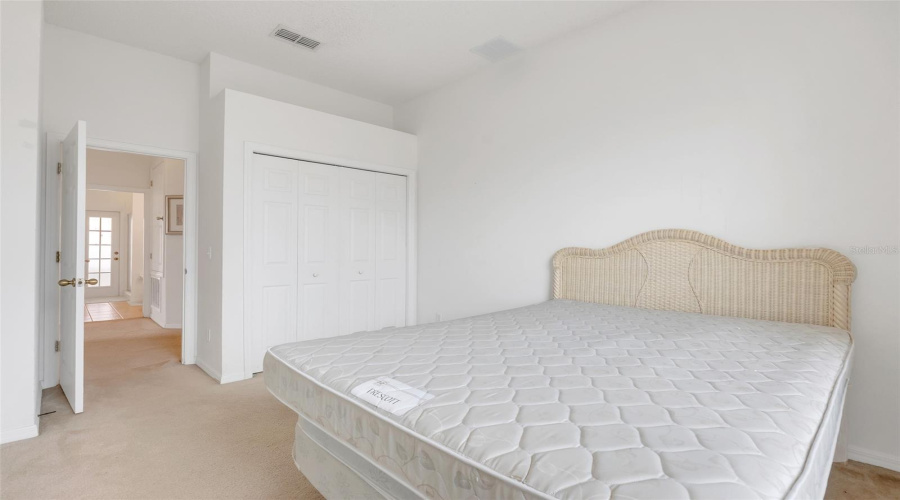 DAVENPORT, Florida 33837, 6 Bedrooms Bedrooms, ,4 BathroomsBathrooms,Residential,For Sale,BLOOMINGDALE,0,MFRG5106816