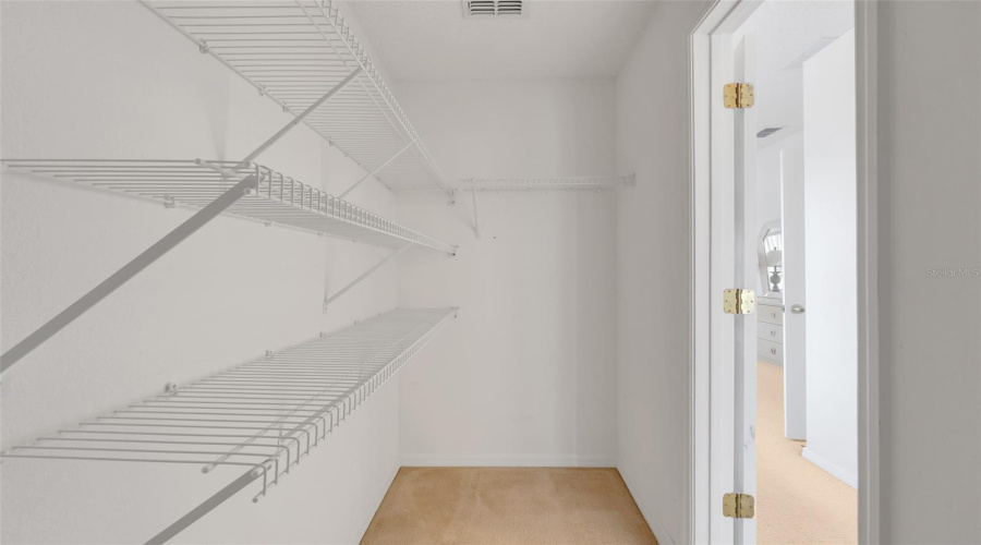 DAVENPORT, Florida 33837, 6 Bedrooms Bedrooms, ,4 BathroomsBathrooms,Residential,For Sale,BLOOMINGDALE,0,MFRG5106816