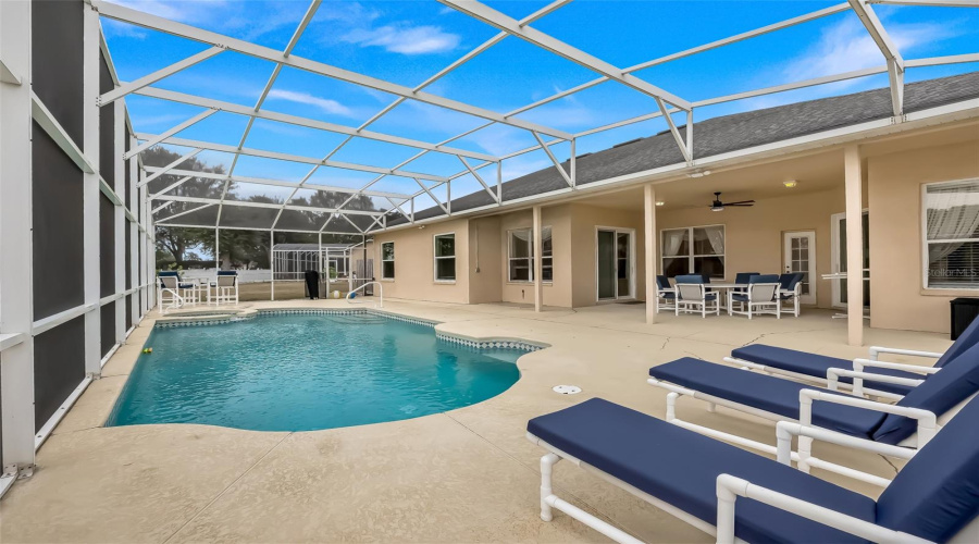 DAVENPORT, Florida 33837, 6 Bedrooms Bedrooms, ,4 BathroomsBathrooms,Residential,For Sale,BLOOMINGDALE,0,MFRG5106816