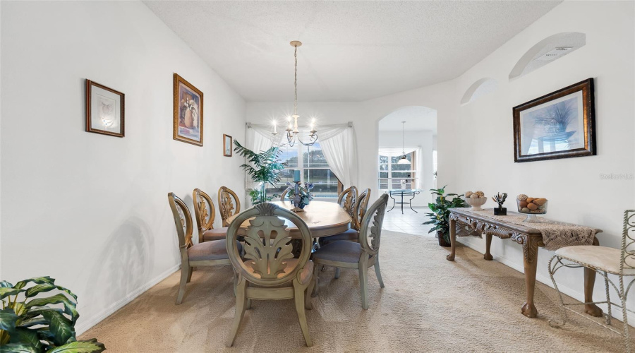 DAVENPORT, Florida 33837, 6 Bedrooms Bedrooms, ,4 BathroomsBathrooms,Residential,For Sale,BLOOMINGDALE,0,MFRG5106816