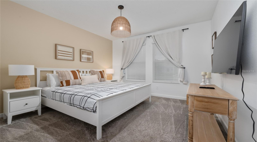 DAVENPORT, Florida 33896, 6 Bedrooms Bedrooms, ,5 BathroomsBathrooms,Residential,For Sale,SOMMERSET HILLS,0,MFRO6373524