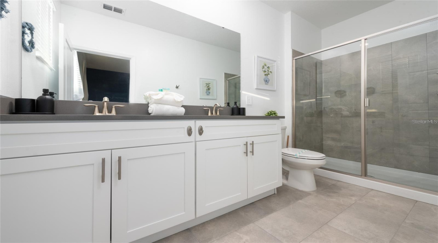 DAVENPORT, Florida 33896, 6 Bedrooms Bedrooms, ,5 BathroomsBathrooms,Residential,For Sale,SOMMERSET HILLS,0,MFRO6373524