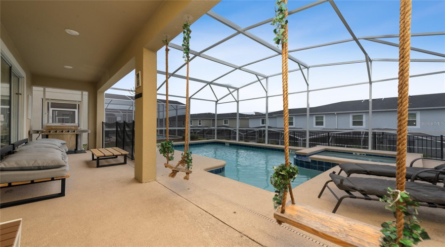 DAVENPORT, Florida 33896, 6 Bedrooms Bedrooms, ,5 BathroomsBathrooms,Residential,For Sale,SOMMERSET HILLS,0,MFRO6373524