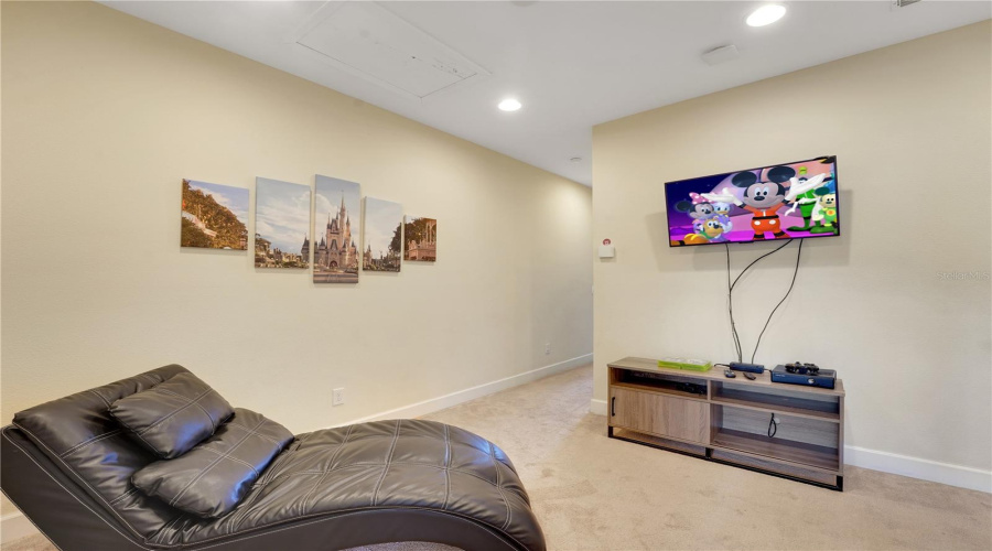 DAVENPORT, Florida 33896, 4 Bedrooms Bedrooms, ,3 BathroomsBathrooms,Residential,For Sale,CAPTIVA,0,MFRO6373621