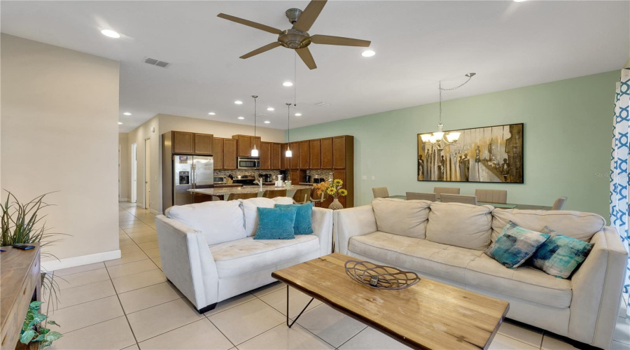 DAVENPORT, Florida 33896, 4 Bedrooms Bedrooms, ,3 BathroomsBathrooms,Residential,For Sale,CAPTIVA,0,MFRO6373621