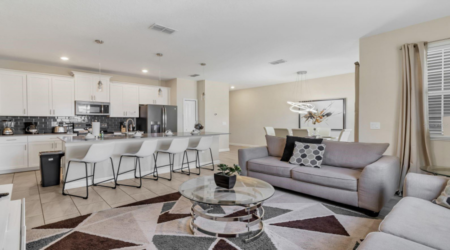 KISSIMMEE, Florida 34746, 4 Bedrooms Bedrooms, ,3 BathroomsBathrooms,Residential,For Sale,WINDERMERE,0,MFRO6374150