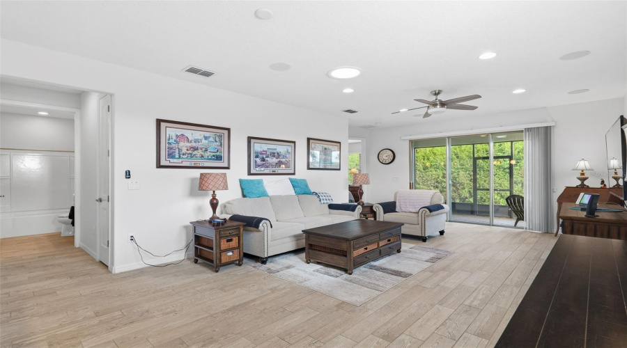 DAVENPORT, Florida 33837, 2 Bedrooms Bedrooms, ,2 BathroomsBathrooms,Residential,For Sale,ASTURIAS,0,MFRO6373980