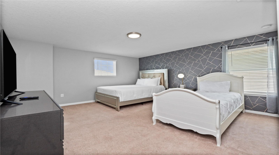 DAVENPORT, Florida 33897, 6 Bedrooms Bedrooms, ,4 BathroomsBathrooms,Residential,For Sale,LANA,0,MFRO6374634