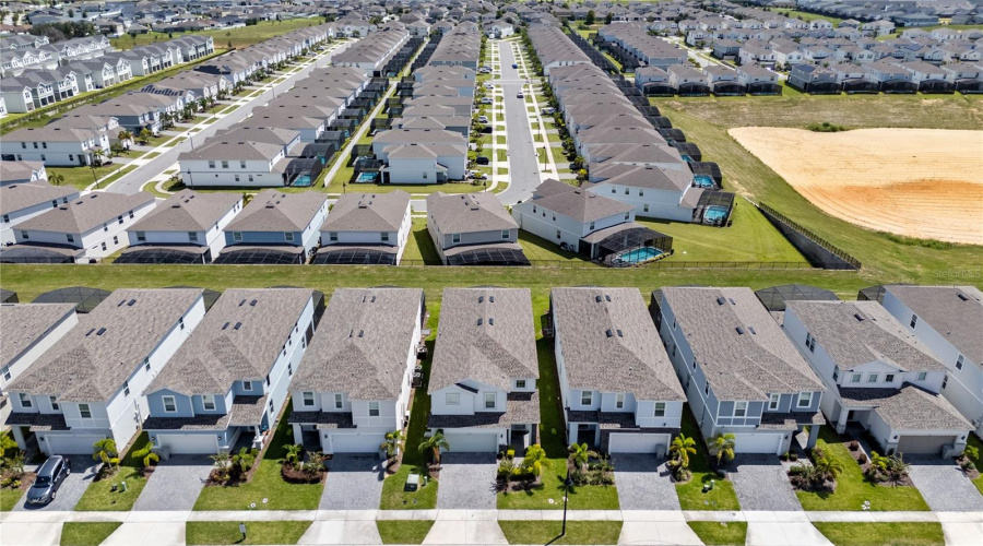 DAVENPORT, Florida 33897, 6 Bedrooms Bedrooms, ,4 BathroomsBathrooms,Residential,For Sale,LANA,0,MFRO6374634