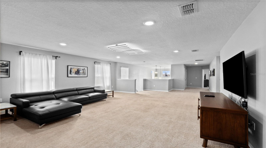 DAVENPORT, Florida 33897, 6 Bedrooms Bedrooms, ,4 BathroomsBathrooms,Residential,For Sale,LANA,0,MFRO6374634