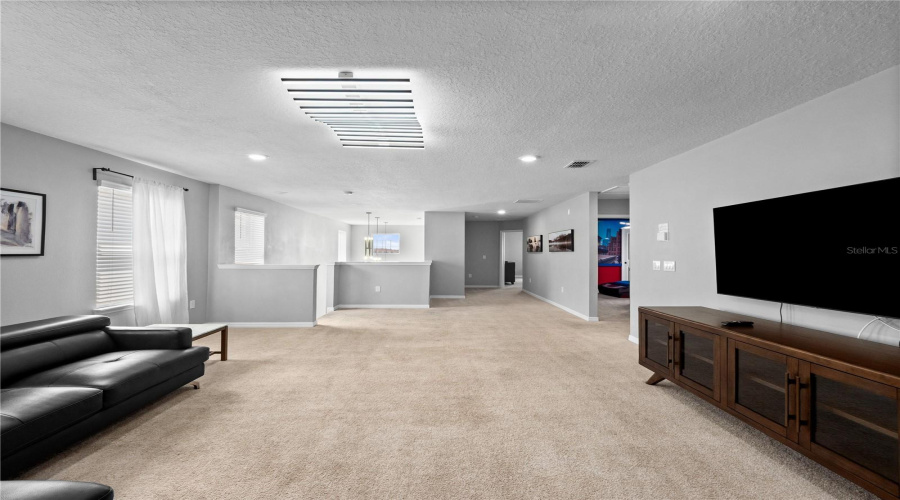 DAVENPORT, Florida 33897, 6 Bedrooms Bedrooms, ,4 BathroomsBathrooms,Residential,For Sale,LANA,0,MFRO6374634