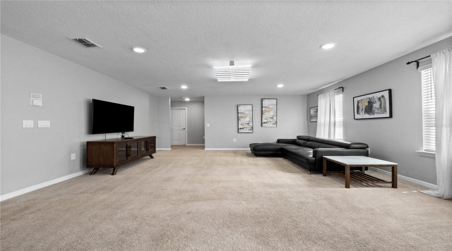 DAVENPORT, Florida 33897, 6 Bedrooms Bedrooms, ,4 BathroomsBathrooms,Residential,For Sale,LANA,0,MFRO6374634