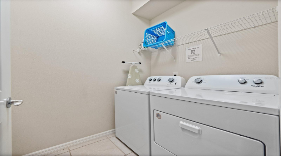 DAVENPORT, Florida 33897, 6 Bedrooms Bedrooms, ,4 BathroomsBathrooms,Residential,For Sale,LANA,0,MFRO6374634