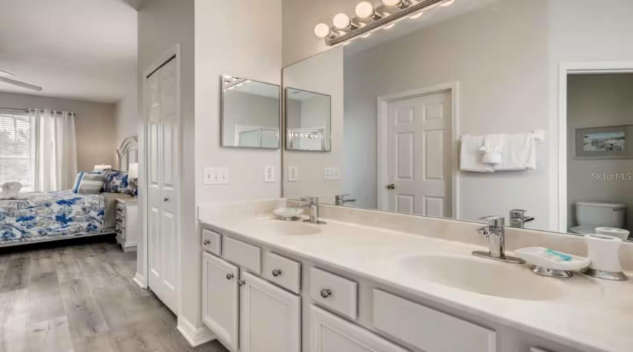 KISSIMMEE, Florida 34747, 7 Bedrooms Bedrooms, ,5 BathroomsBathrooms,Residential,For Sale,LA ISLA,0,MFRS5141940