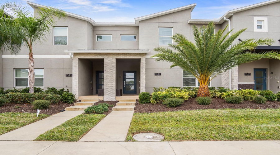 DAVENPORT, Florida 33896, 4 Bedrooms Bedrooms, ,3 BathroomsBathrooms,Residential,For Sale,SPLASH SHOT,0,MFRS5141815