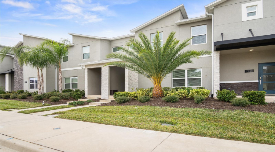 DAVENPORT, Florida 33896, 4 Bedrooms Bedrooms, ,3 BathroomsBathrooms,Residential,For Sale,SPLASH SHOT,0,MFRS5141815