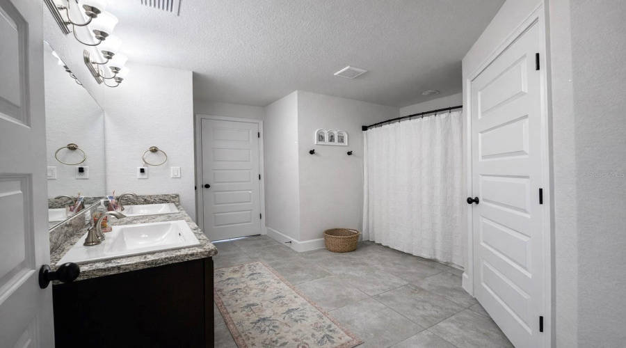 DAVENPORT, Florida 33837, 4 Bedrooms Bedrooms, ,3 BathroomsBathrooms,Residential,For Sale,DENALI,0,MFRO6373986