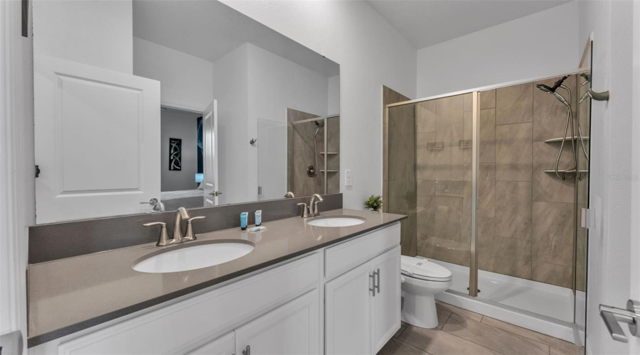 DAVENPORT, Florida 33896, 8 Bedrooms Bedrooms, ,5 BathroomsBathrooms,Residential,For Sale,SOMMERSET HILLS,0,MFRP4937389