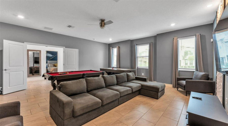 DAVENPORT, Florida 33896, 8 Bedrooms Bedrooms, ,5 BathroomsBathrooms,Residential,For Sale,SOMMERSET HILLS,0,MFRP4937389