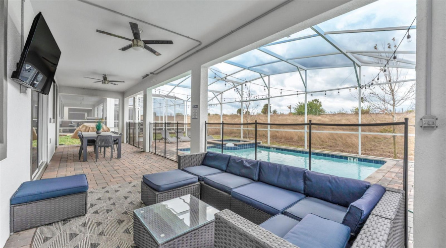 DAVENPORT, Florida 33896, 8 Bedrooms Bedrooms, ,5 BathroomsBathrooms,Residential,For Sale,SOMMERSET HILLS,0,MFRP4937389