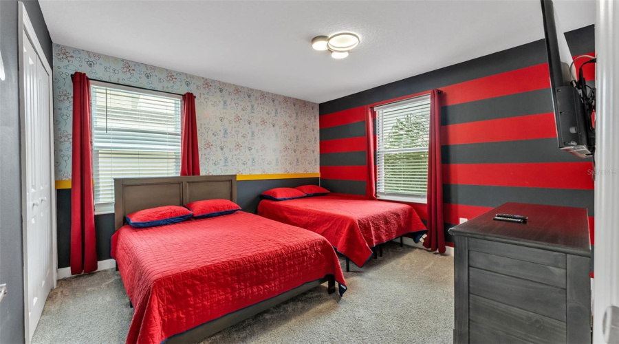 DAVENPORT, Florida 33896, 8 Bedrooms Bedrooms, ,5 BathroomsBathrooms,Residential,For Sale,SOMMERSET HILLS,0,MFRP4937389