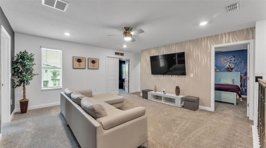 DAVENPORT, Florida 33896, 8 Bedrooms Bedrooms, ,5 BathroomsBathrooms,Residential,For Sale,SOMMERSET HILLS,0,MFRP4937389