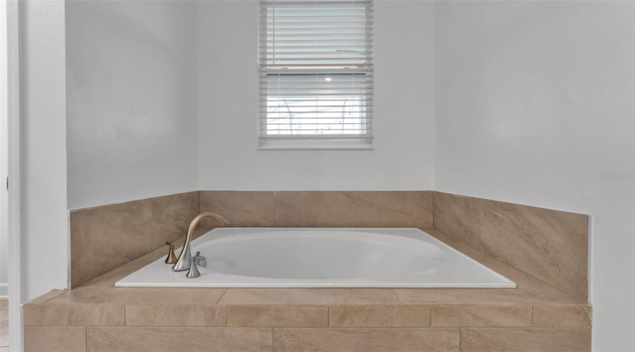 DAVENPORT, Florida 33896, 8 Bedrooms Bedrooms, ,5 BathroomsBathrooms,Residential,For Sale,SOMMERSET HILLS,0,MFRP4937389