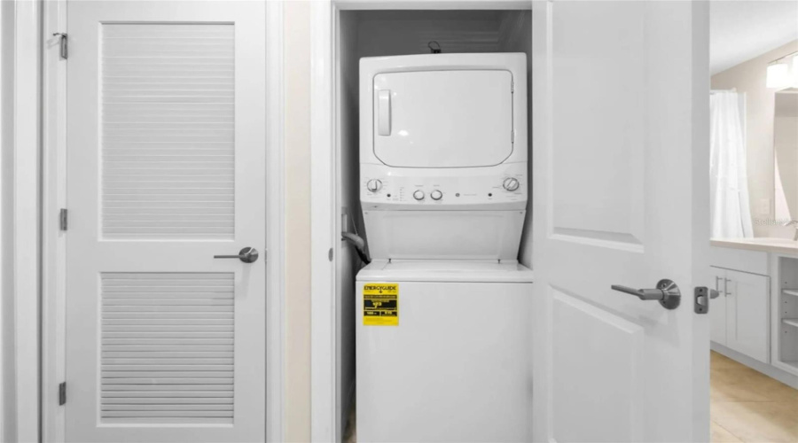 KISSIMMEE, Florida 34746, 2 Bedrooms Bedrooms, ,2 BathroomsBathrooms,Residential,For Sale,PARADOX,0,MFRO6373831