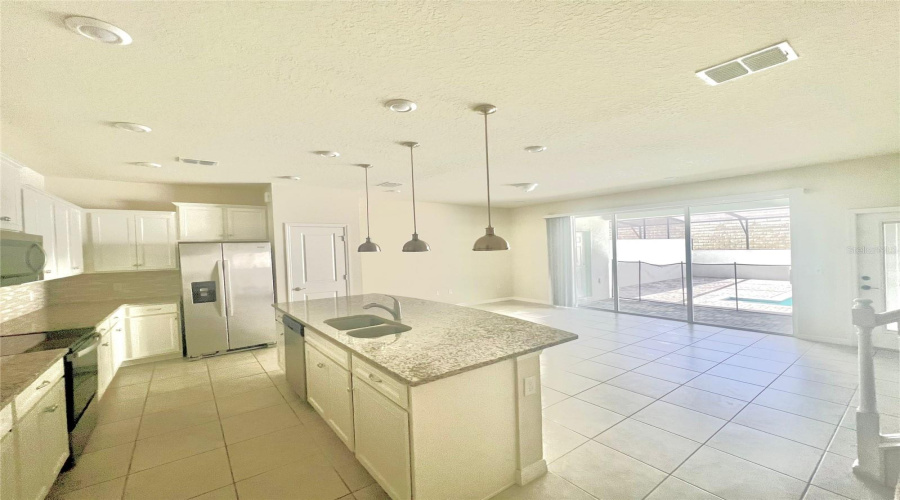 DAVENPORT, Florida 33897, 5 Bedrooms Bedrooms, ,4 BathroomsBathrooms,Residential,For Sale,JETTY,0,MFRO6374742